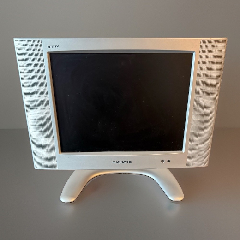 Magnavox 15" 720p HDTV LCD TV/Monitor 15MF605T/17 Retro Gaming NO AC ADAPTER